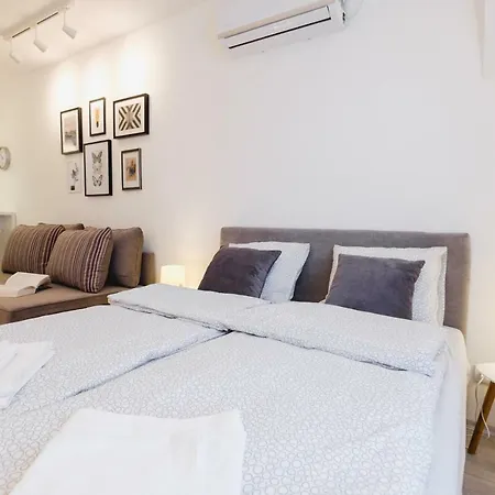 Hana Lux * 베오그라드