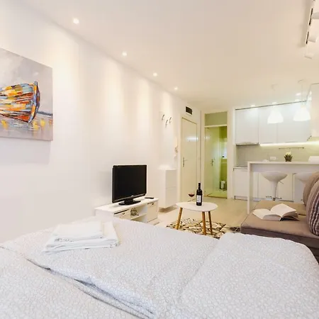 아파트 Hana Lux 베오그라드