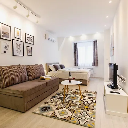 Hana Lux * 베오그라드